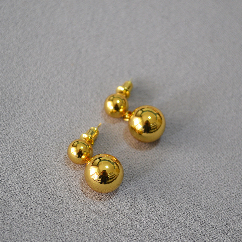Romantic Gold Earring for Special Moments