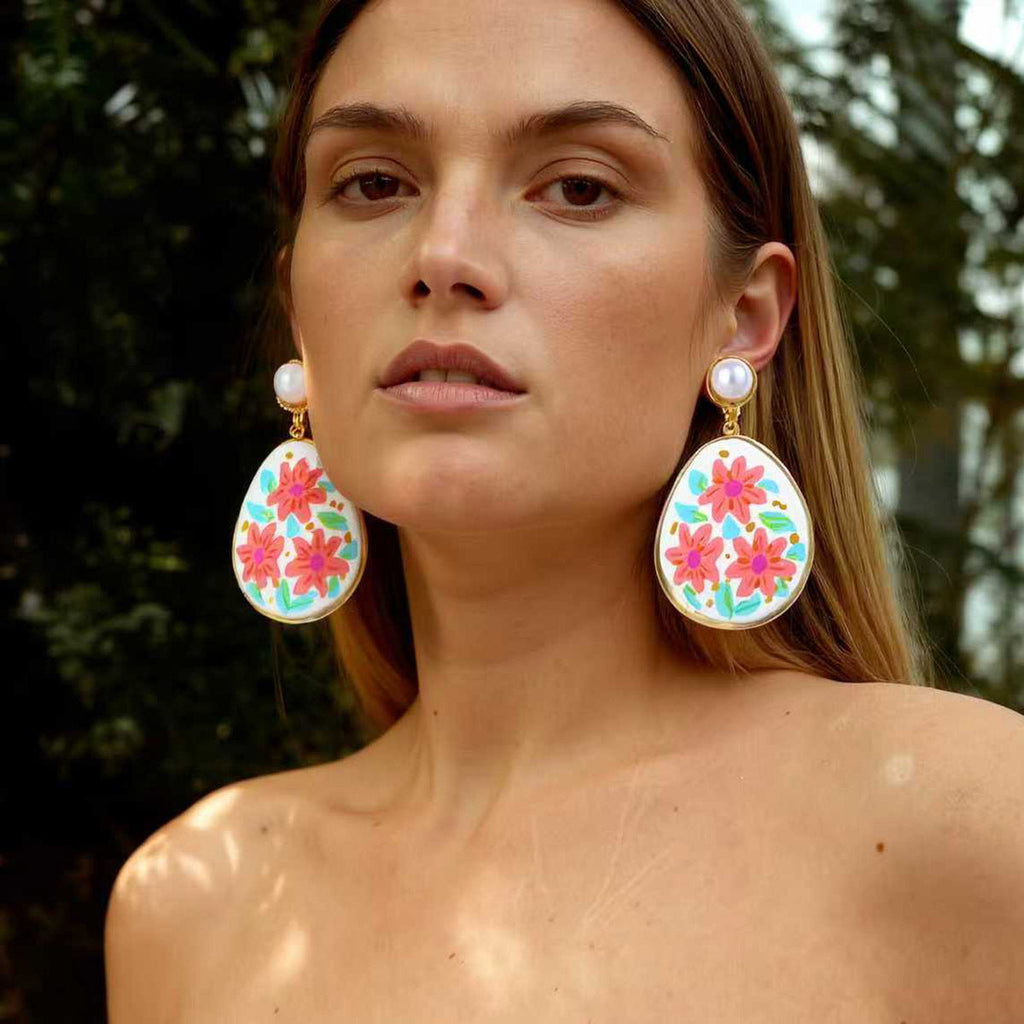 Charming Piece for Any Occasion