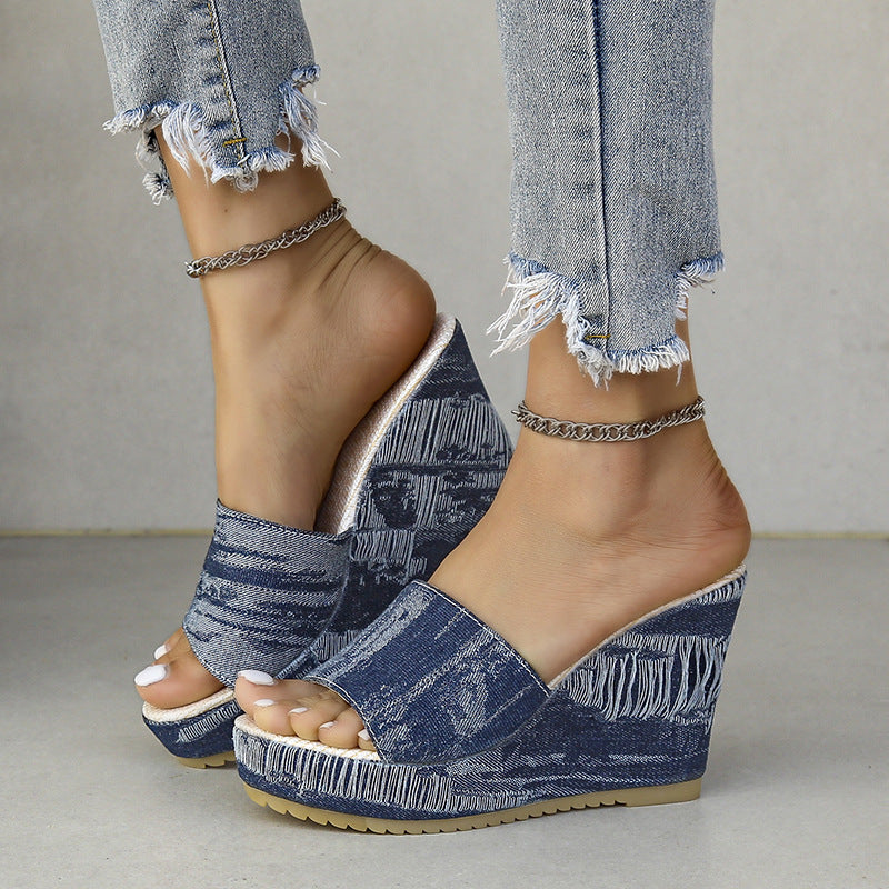 Graceful Orthopedic Sandals for Modern Look