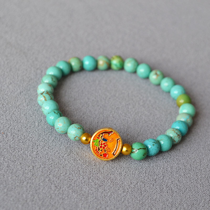 Classic Gold Bracelet with Timeless Appeal
