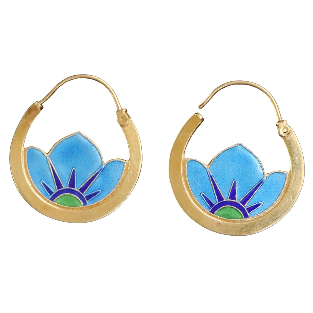 Classic Earring with Timeless Appeal