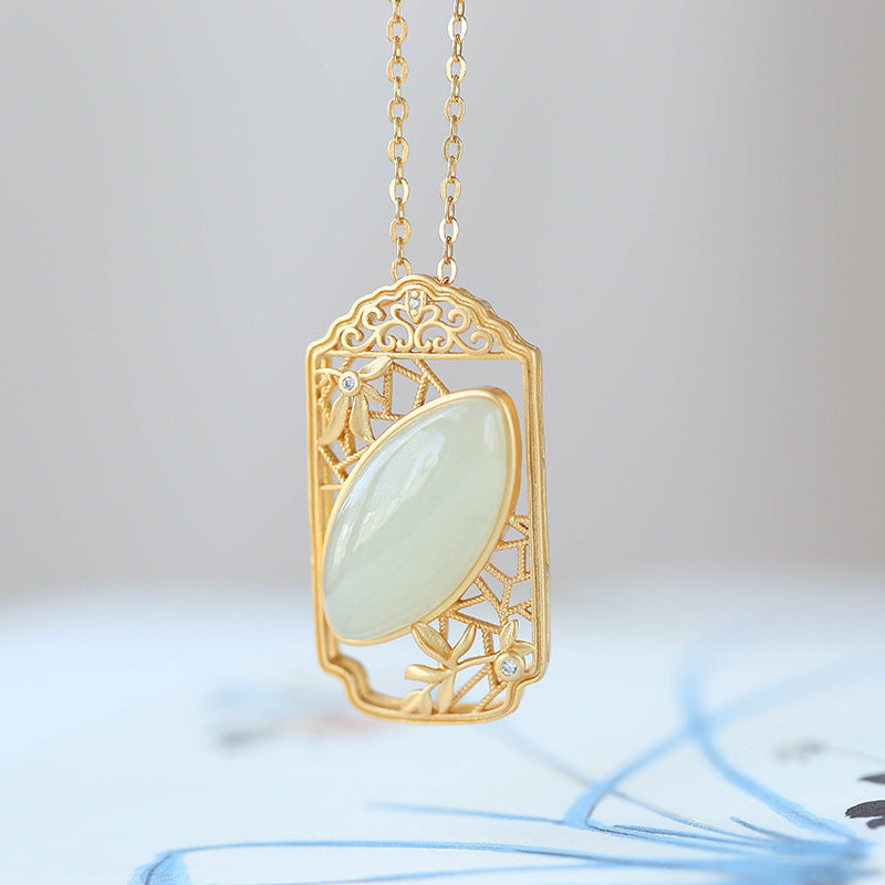 Romantic Silver Necklace for Special Moments