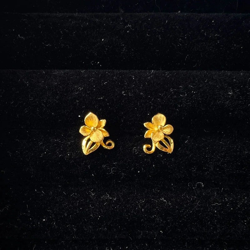 Charming Earring for Any Occasion