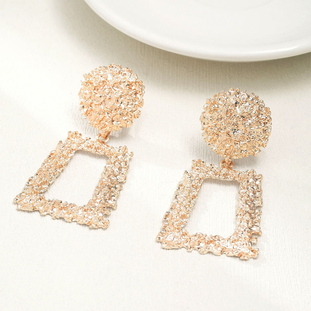 Stunning Gold Earring for Daily Wear
