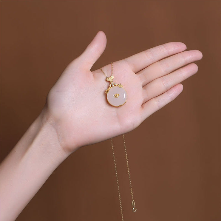 Charming Gold Necklace for Any Occasion