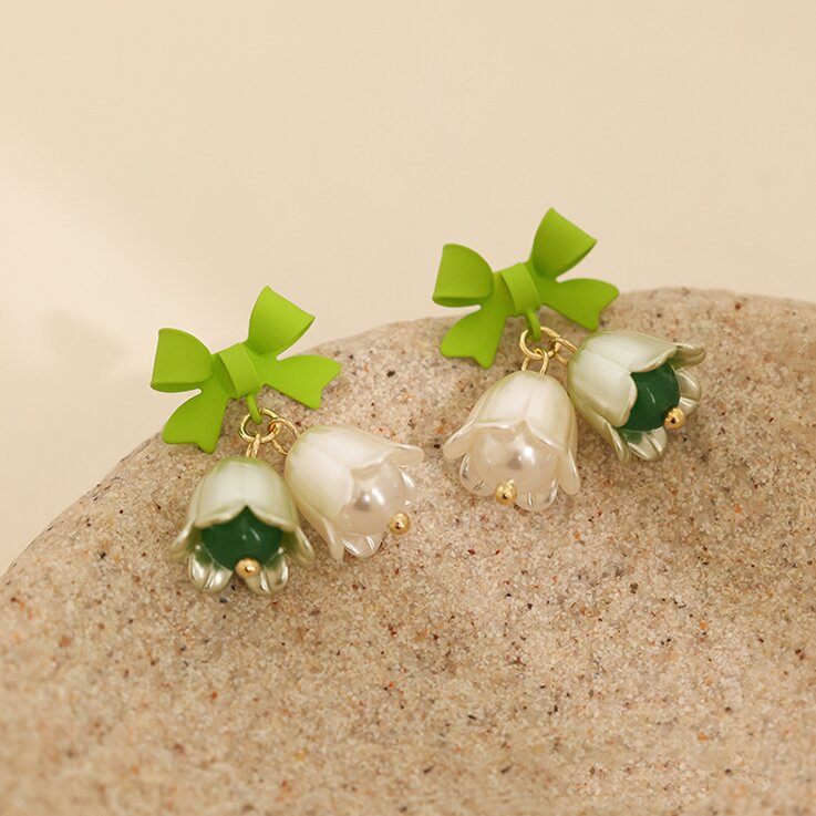 Charming Earring for Any Occasion