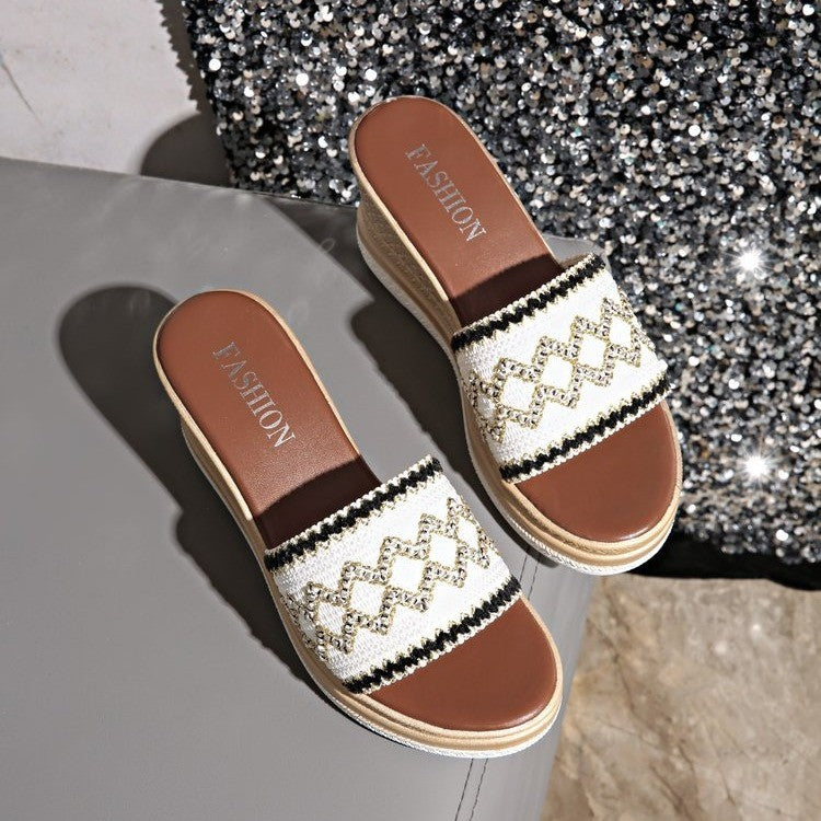 Graceful Orthopedic Sandals for Modern Look