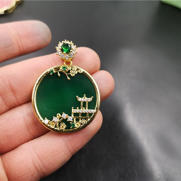 Beautiful Silver Pendant with Unique Style