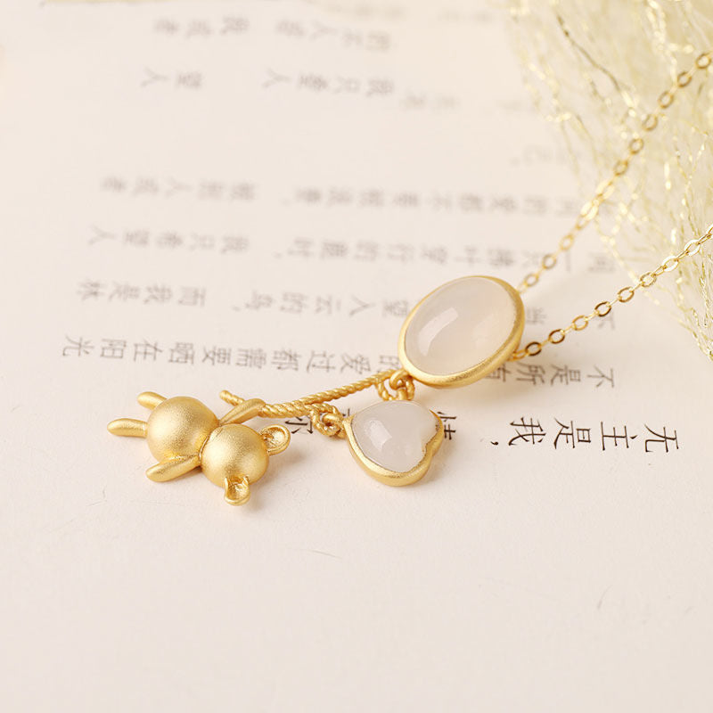 Charming Gold Pendant for Any Occasion