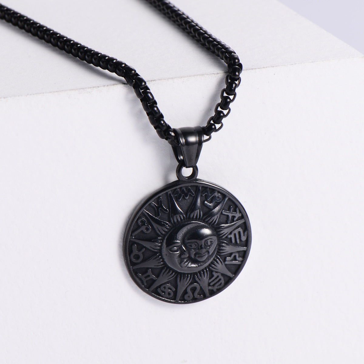 Elegant Pendant for Every Occasion