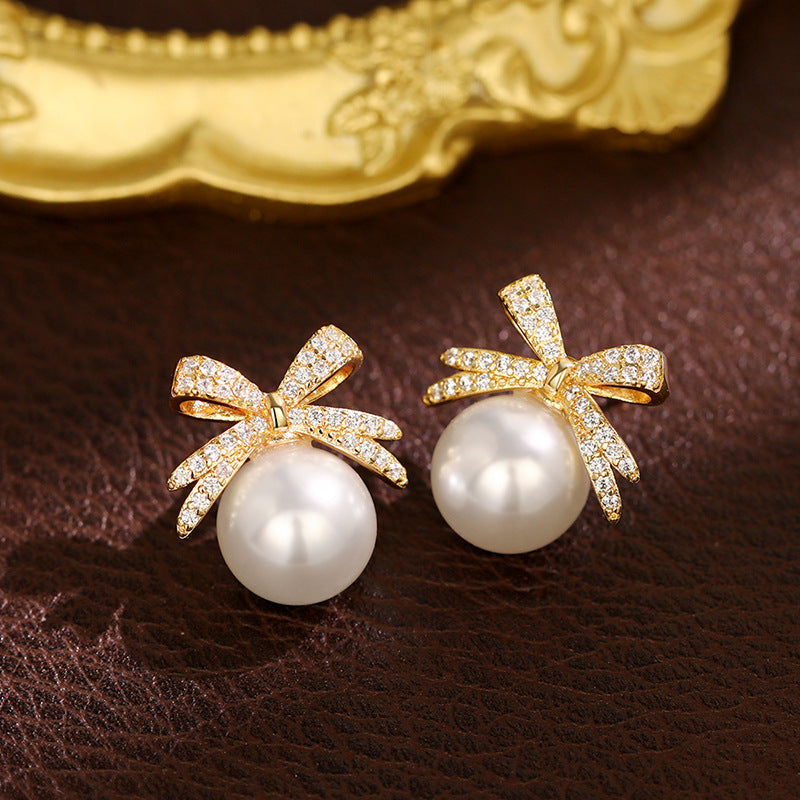Beautiful Pearl Earring with Unique Style