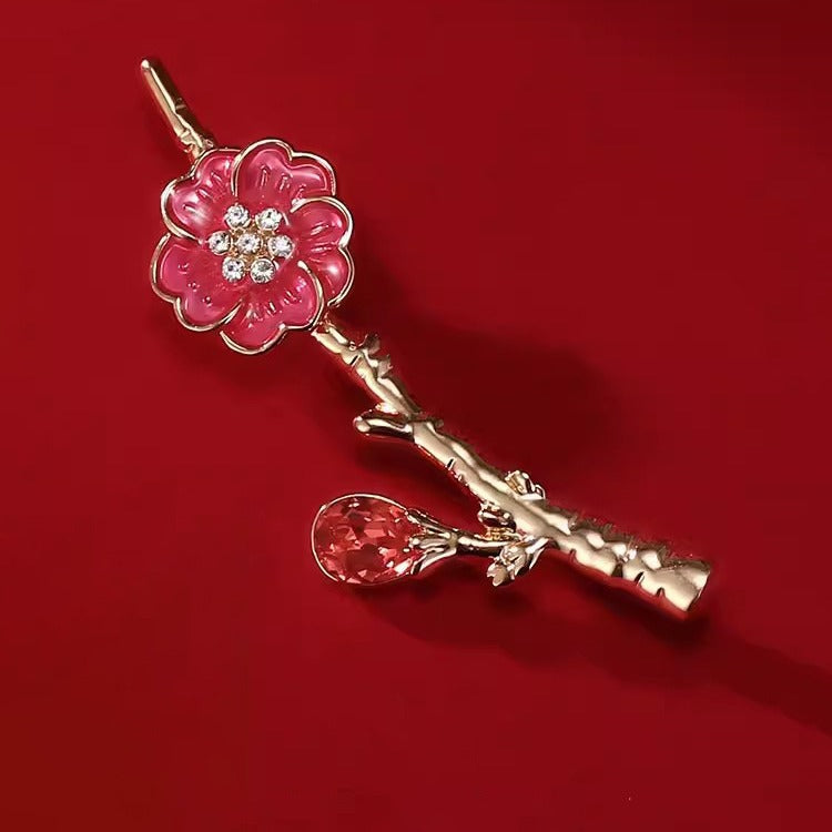 Classic Silver Piece with Timeless Appeal