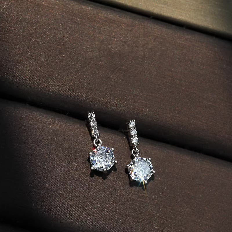 Charming Earring for Any Occasion