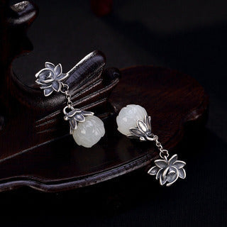 Charming Silver Earring for Any Occasion