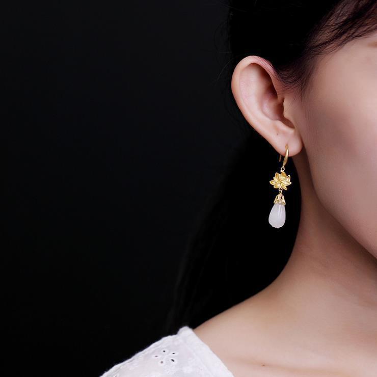 Romantic Gold Earring for Special Moments