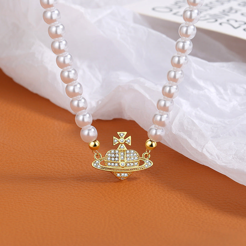 Classic Pearl Necklace with Timeless Appeal