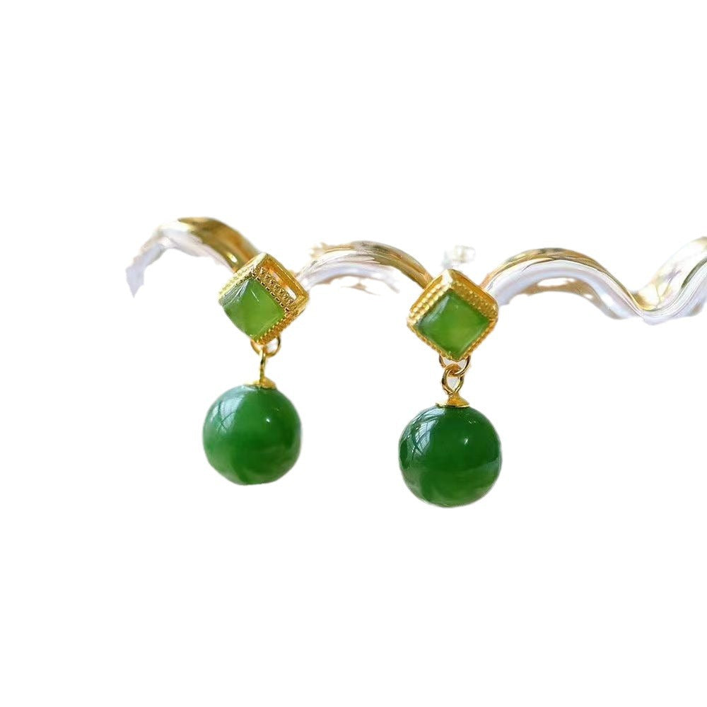 Charming Silver Earring for Any Occasion