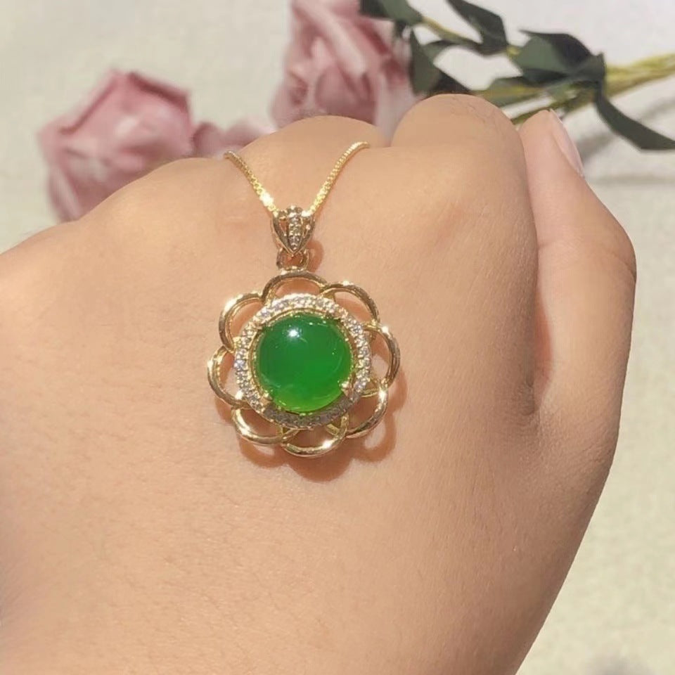 Charming Silver Pendant for Any Occasion