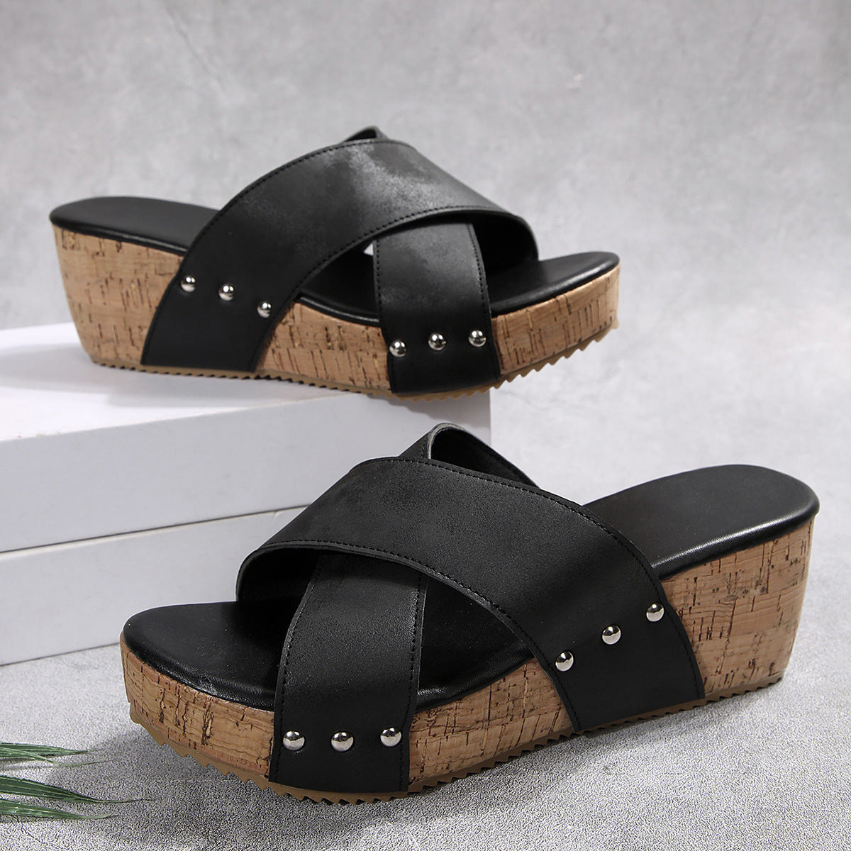 Graceful Orthopedic Sandals for Modern Look