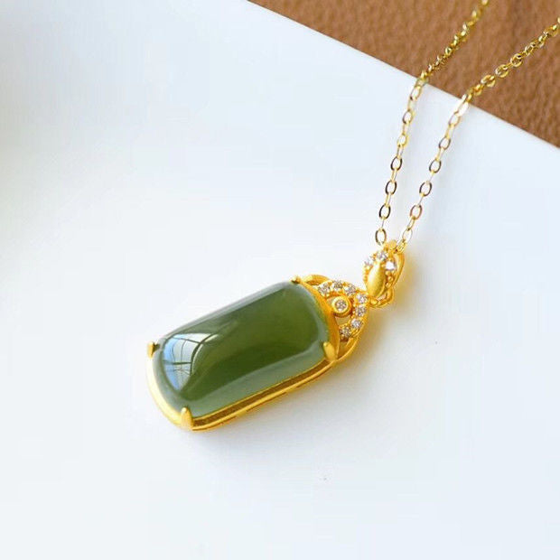 Classic Silver Pendant with Timeless Appeal