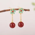 Charming Gold Earring for Any Occasion