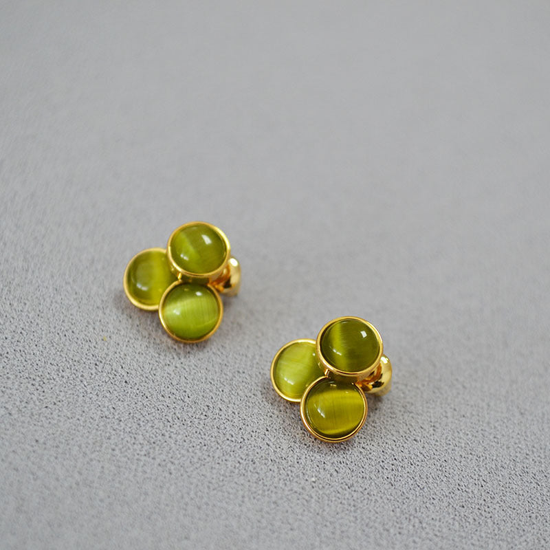 Charming Gold Earring for Any Occasion
