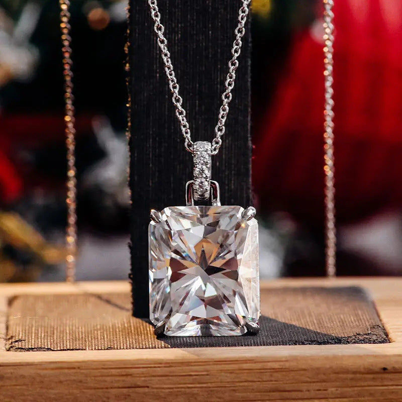 Romantic Necklace for Special Moments