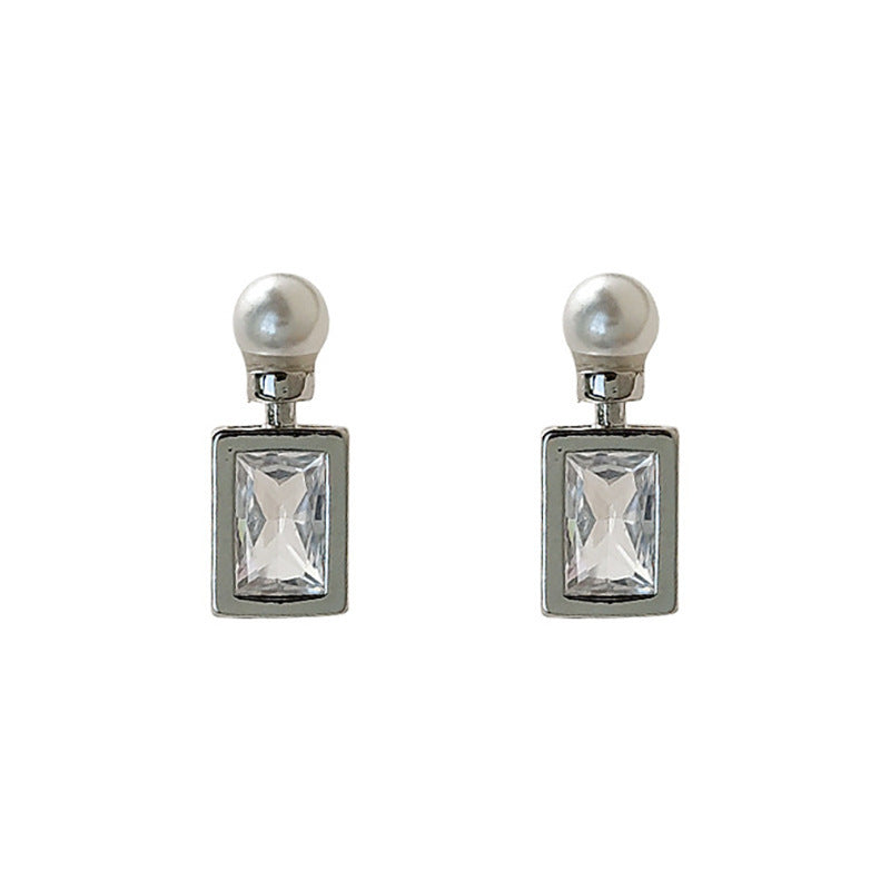 Romantic Pearl Earring for Special Moments