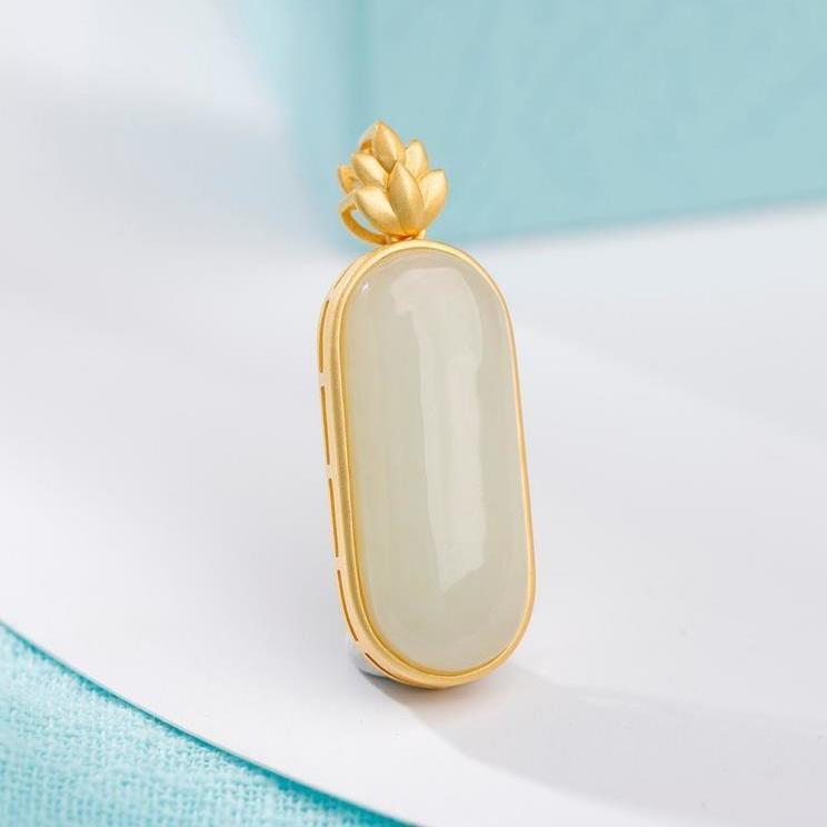 Elegant Gold Necklace for Every Occasion