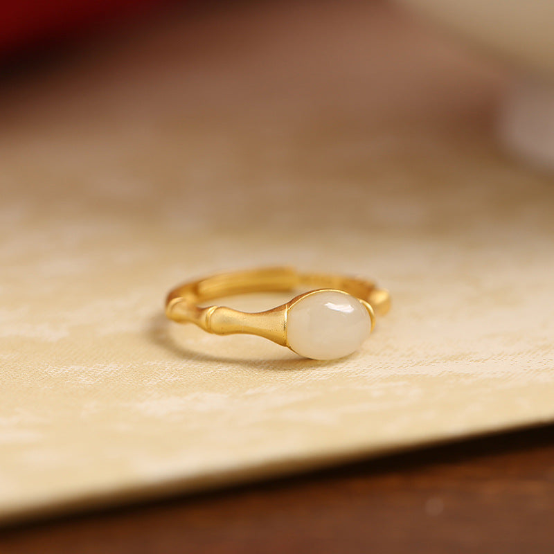 Classic Silver Ring with Timeless Appeal