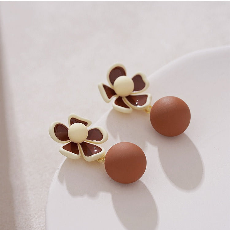 Classic Earring with Timeless Appeal