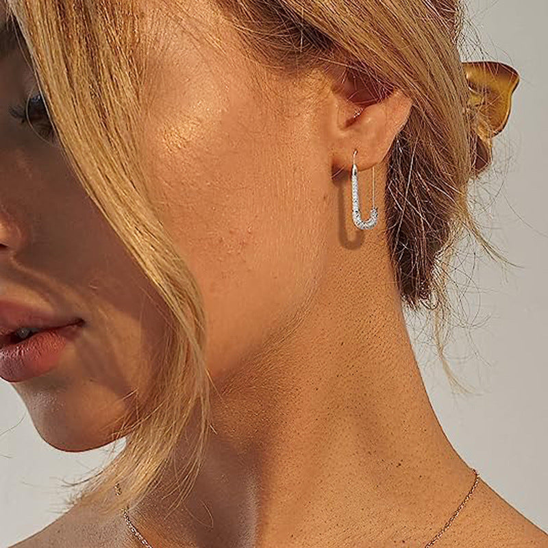 Charming Earring for Any Occasion