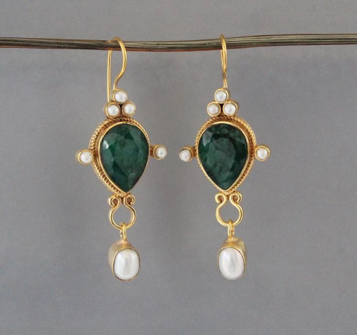 Charming Pearl Earring for Any Occasion