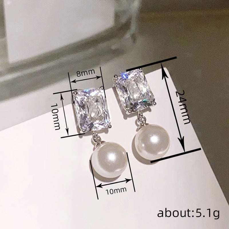 Stunning Pearl Earring for Daily Wear