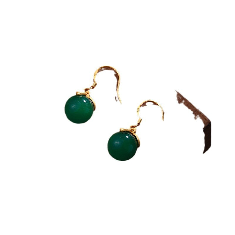 Charming Gold Earring for Any Occasion