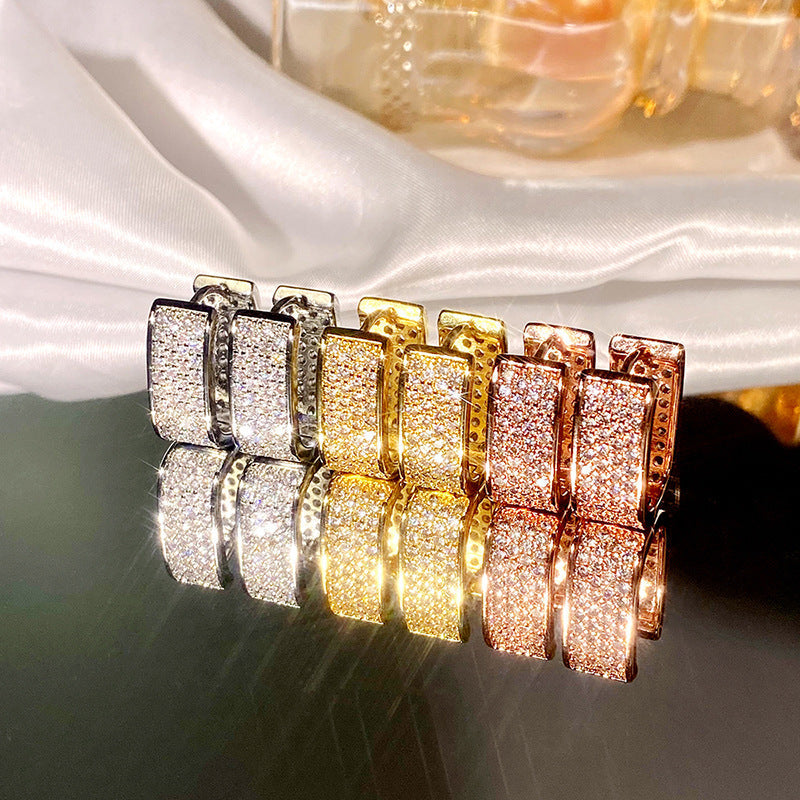 Charming Earring for Any Occasion
