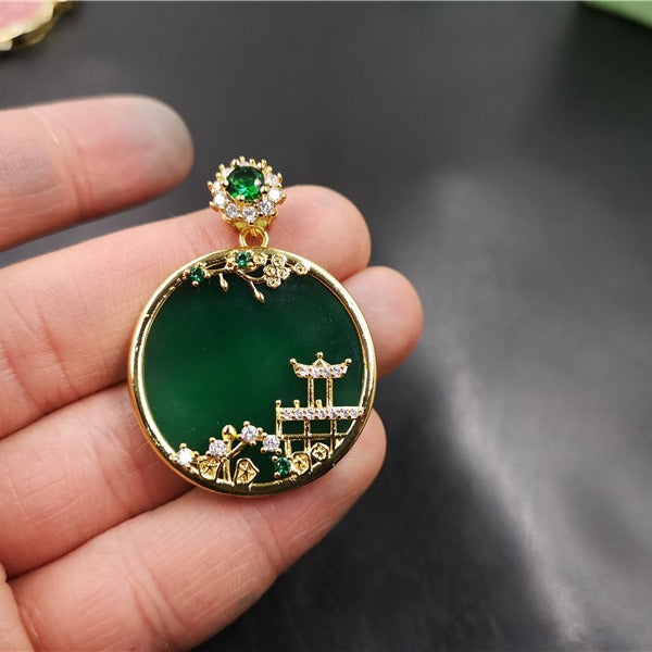 Beautiful Silver Pendant with Unique Style