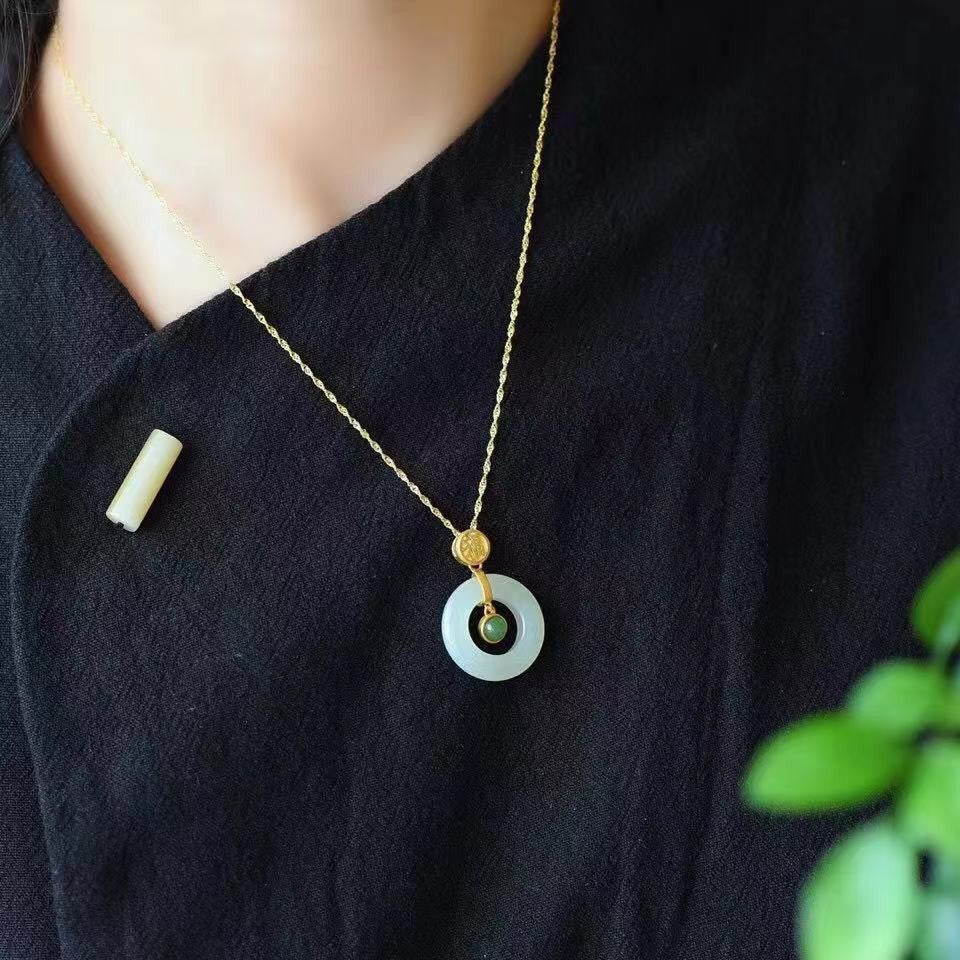 Stunning Gold Necklace for Daily Wear