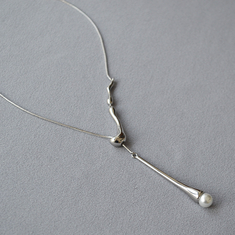 Classic Pearl Necklace with Timeless Appeal