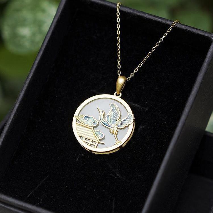 Charming Silver Necklace for Any Occasion