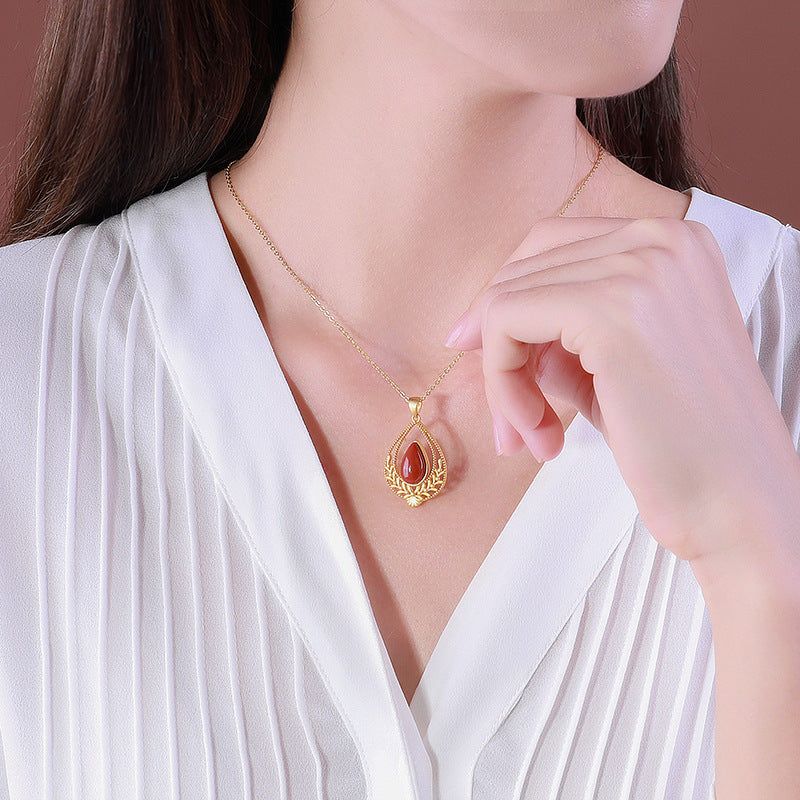 Classic Gold Necklace with Timeless Appeal
