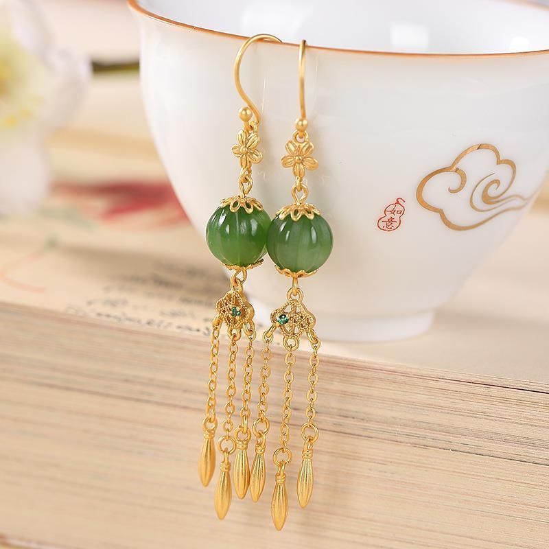Elegant Gold Earring for Every Occasion