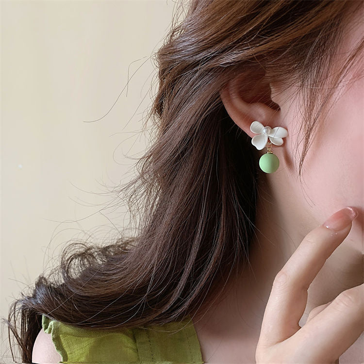 Romantic Pearl Earring for Special Moments
