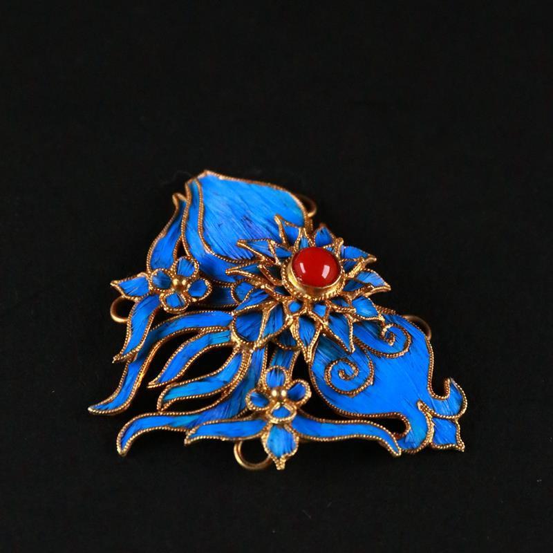 Charming Piece for Any Occasion