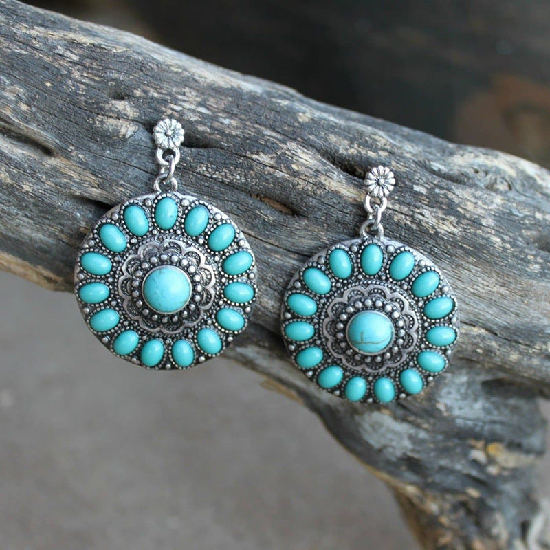 Charming Earring for Any Occasion