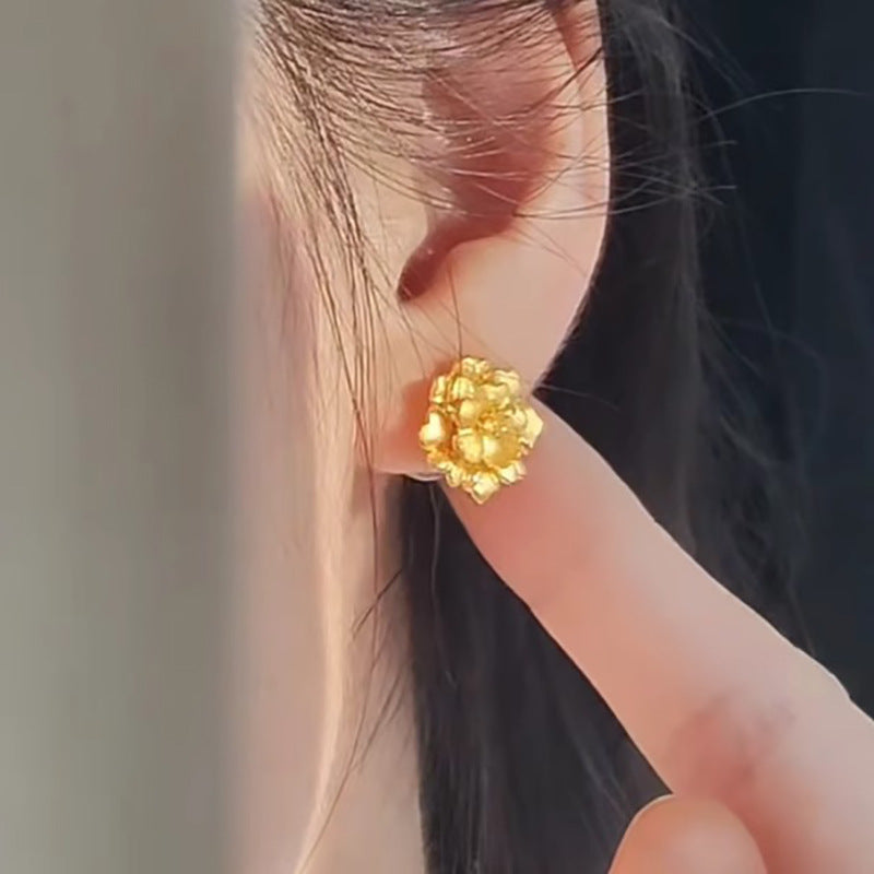 Elegant Gold Earring for Every Occasion