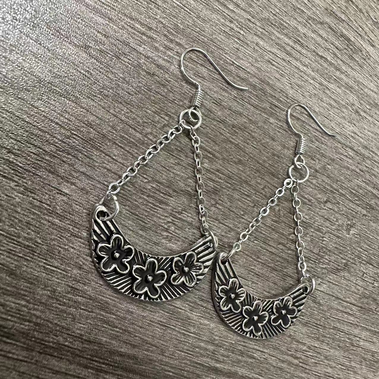 Vintage Handmade Earring