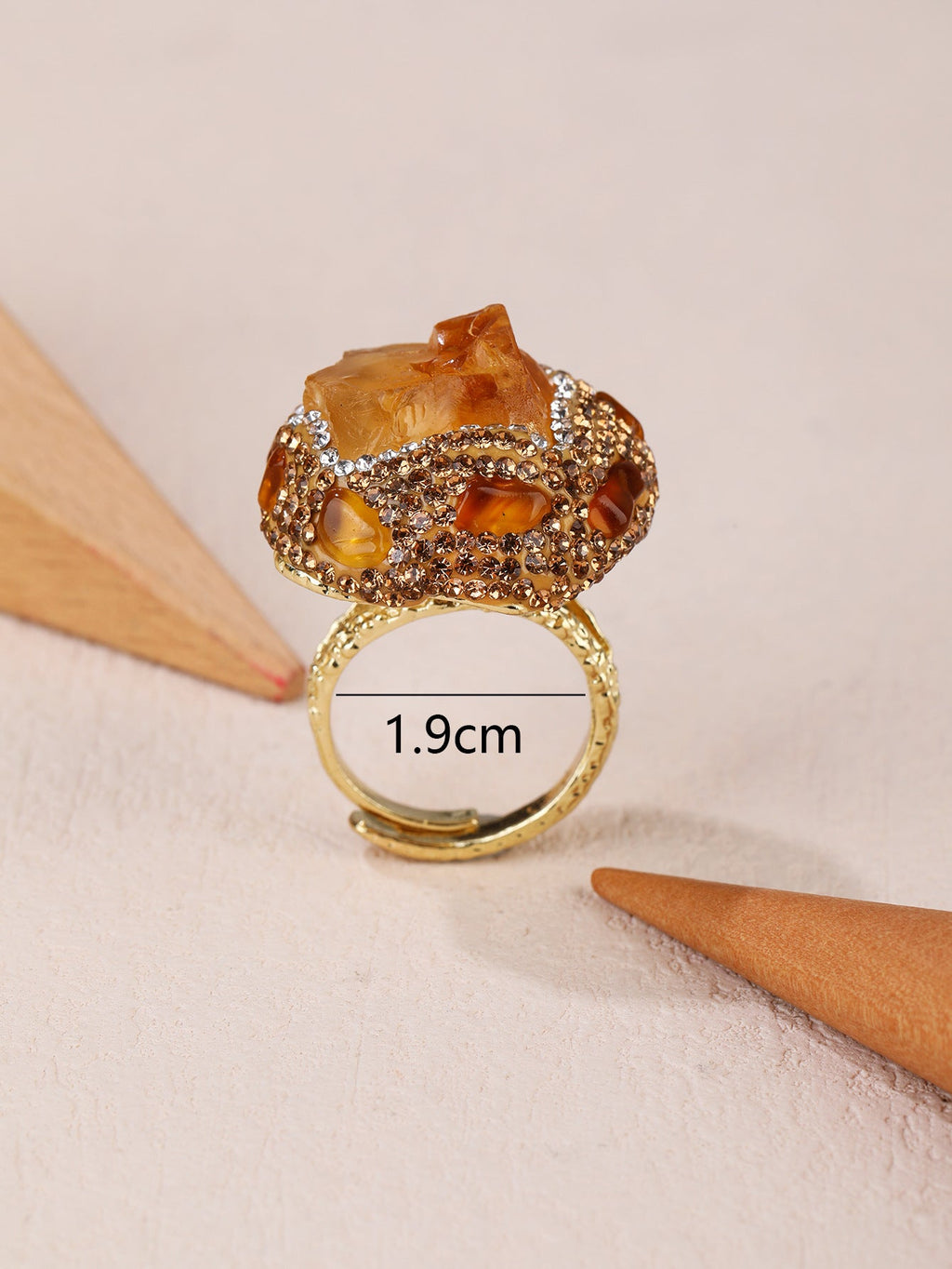 Charming Gold Ring for Any Occasion