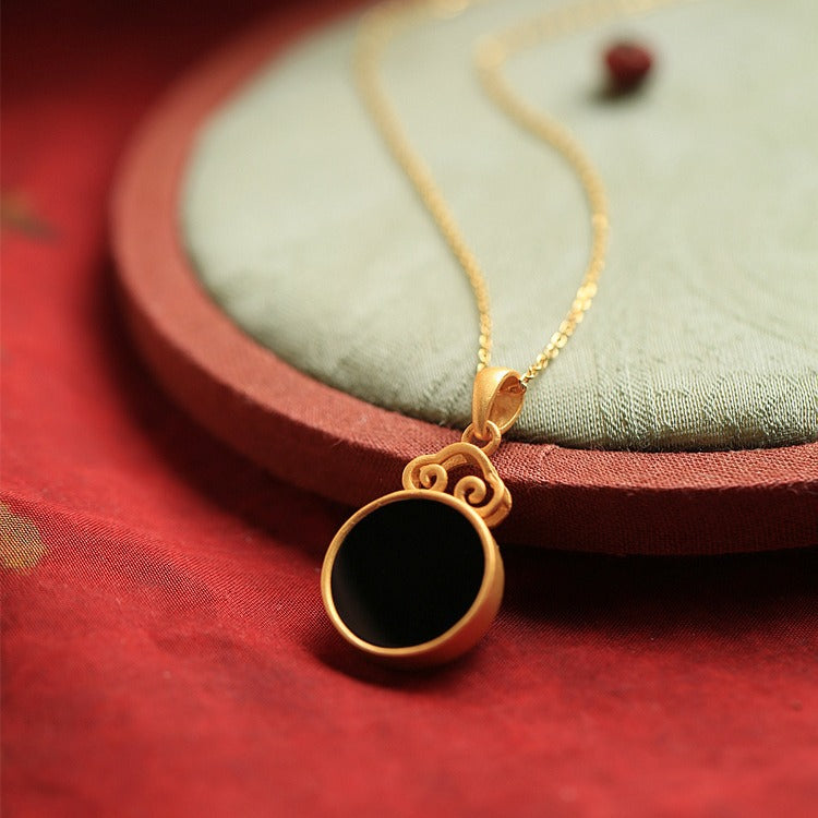 Classic Gold Necklace with Timeless Appeal