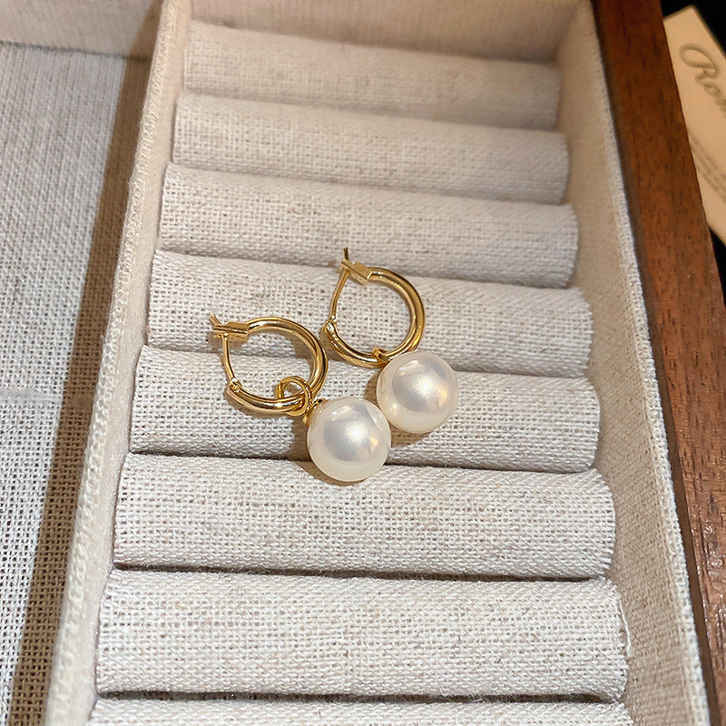 Charming Pearl Earring for Any Occasion